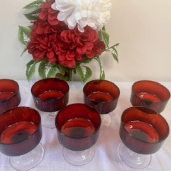 Vintage French‎ Luminarc Ruby Red Stemmed Dessert or Wine Glasses Goblets - Picture 2 of 5